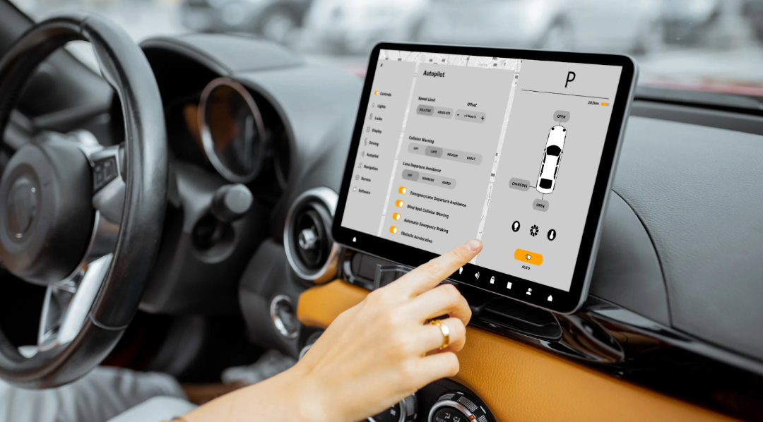 Interior futurista de carro com design funcional e tecnologia embarcada